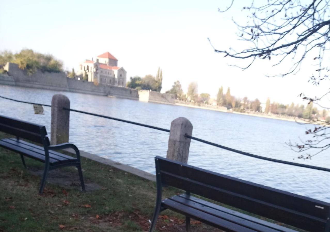 Bed and Breakfast Panzio Tata Zewnętrze zdjęcie