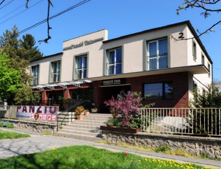 Bed and Breakfast Panzio Tata Zewnętrze zdjęcie